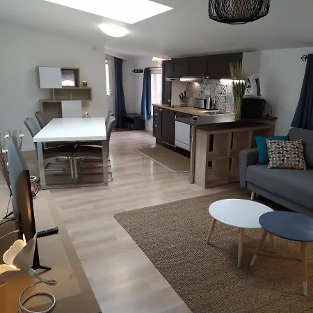 La Perle Du 58 - T2 Parking Wifi Terrasse Clim Apartment Rodez Exterior photo